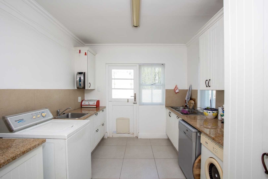 To Let 4 Bedroom Property for Rent in Val De Vie Estate Western Cape